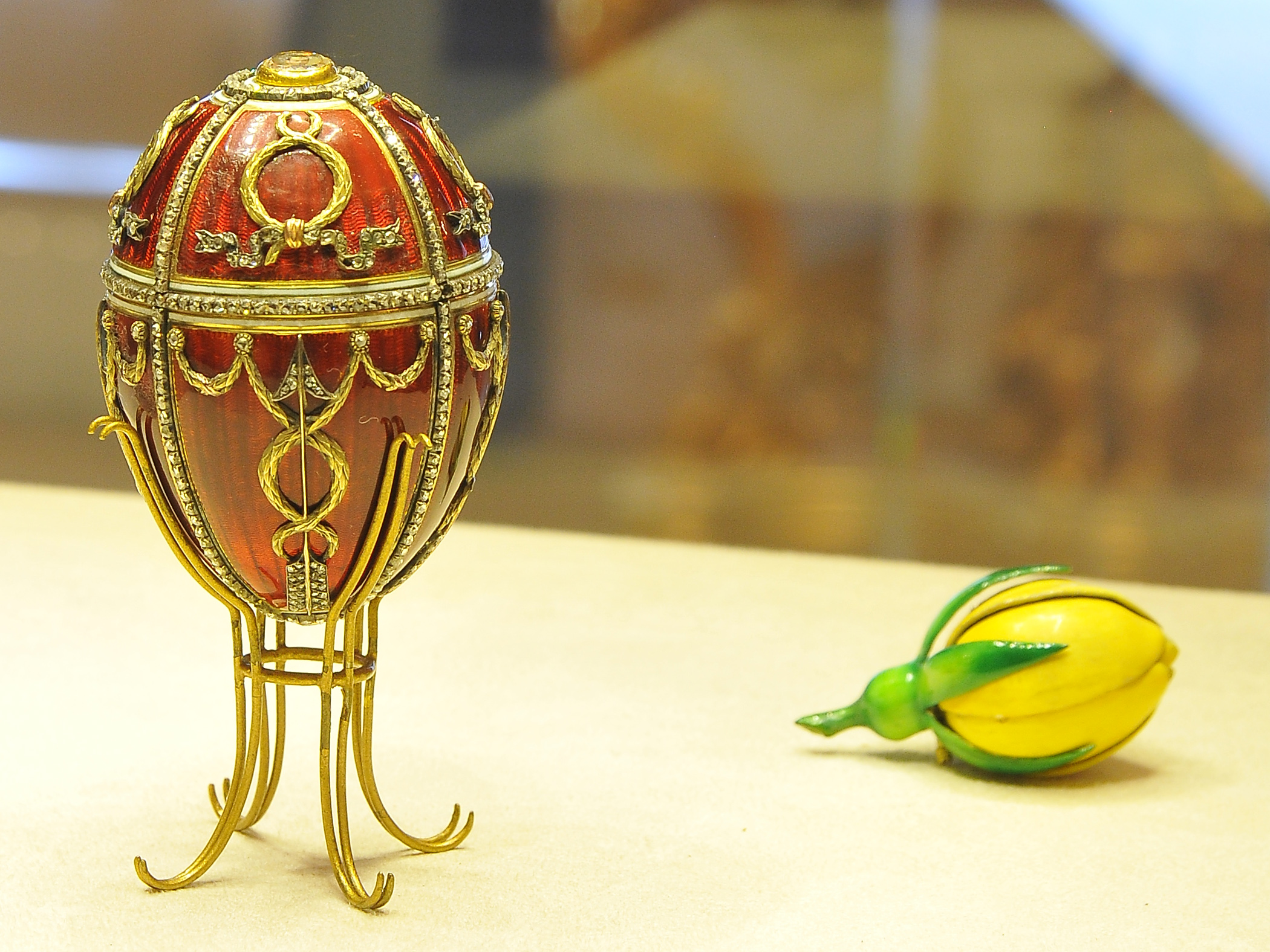 Яйцо с бутоном розы — Википедия